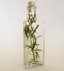 Bavarian Tarragon-Vinegar with 3% fresh Tarragon 100ml (3.4oz)