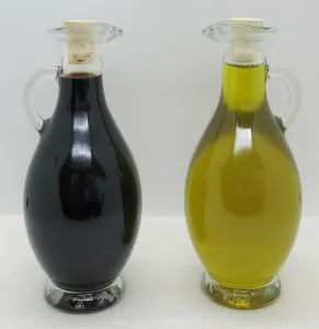 Vinegar and Oil Set with Aceto Balsamico and Extra Virgin Olive Oil 2 x 250ml (2 x 8.5oz)